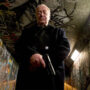Michael Caine en el papel de Harry Brown