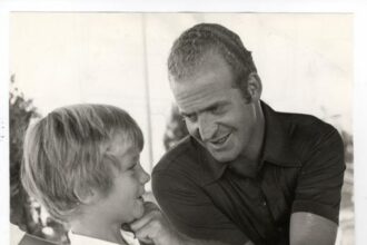 El Rey Juan Carlos y el príncipe Felipe
