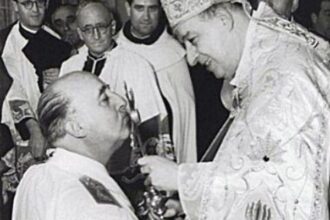 Franco bendecido por la Iglesia