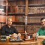'El Lobo Estepario': Raúl Tristán (izda.) entrevista a Carlos Millán, de GozArte (dcha.) el pasado 18 de julio de 2013