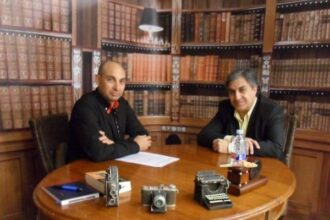 El Lobo Estepario. Raúl Tristán (izda.) entrevista a José Luis Corral (dcha.)