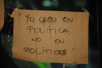 creo en política