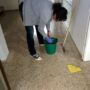 señora de la limpieza limpiadora