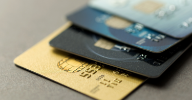 Diferencia entre una tarjeta de crédito y una departamental